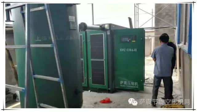 110kw薩震節(jié)能空壓機安裝現場
